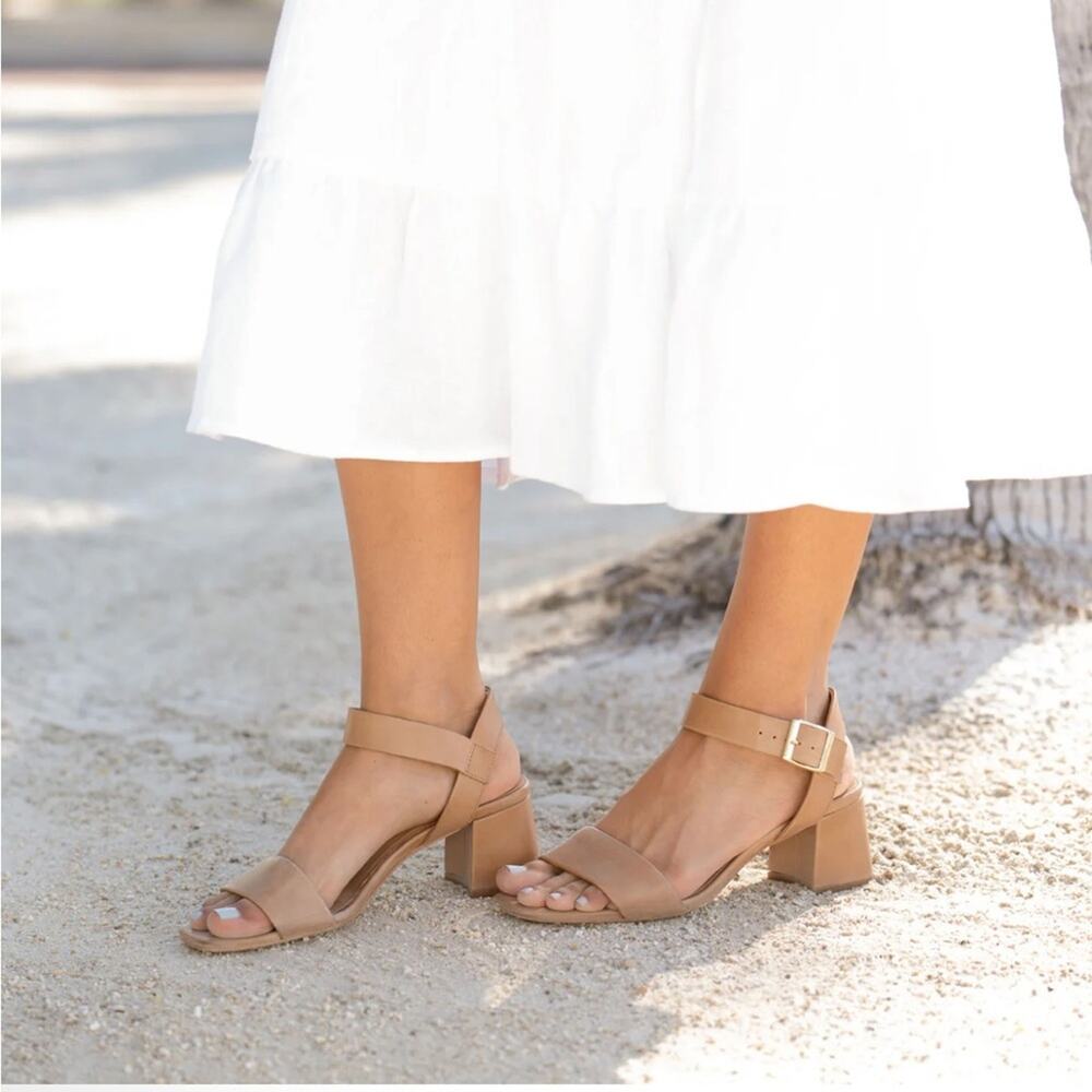 Nisolo Stella Go To block heel sandal almond - Picture 6 of 13